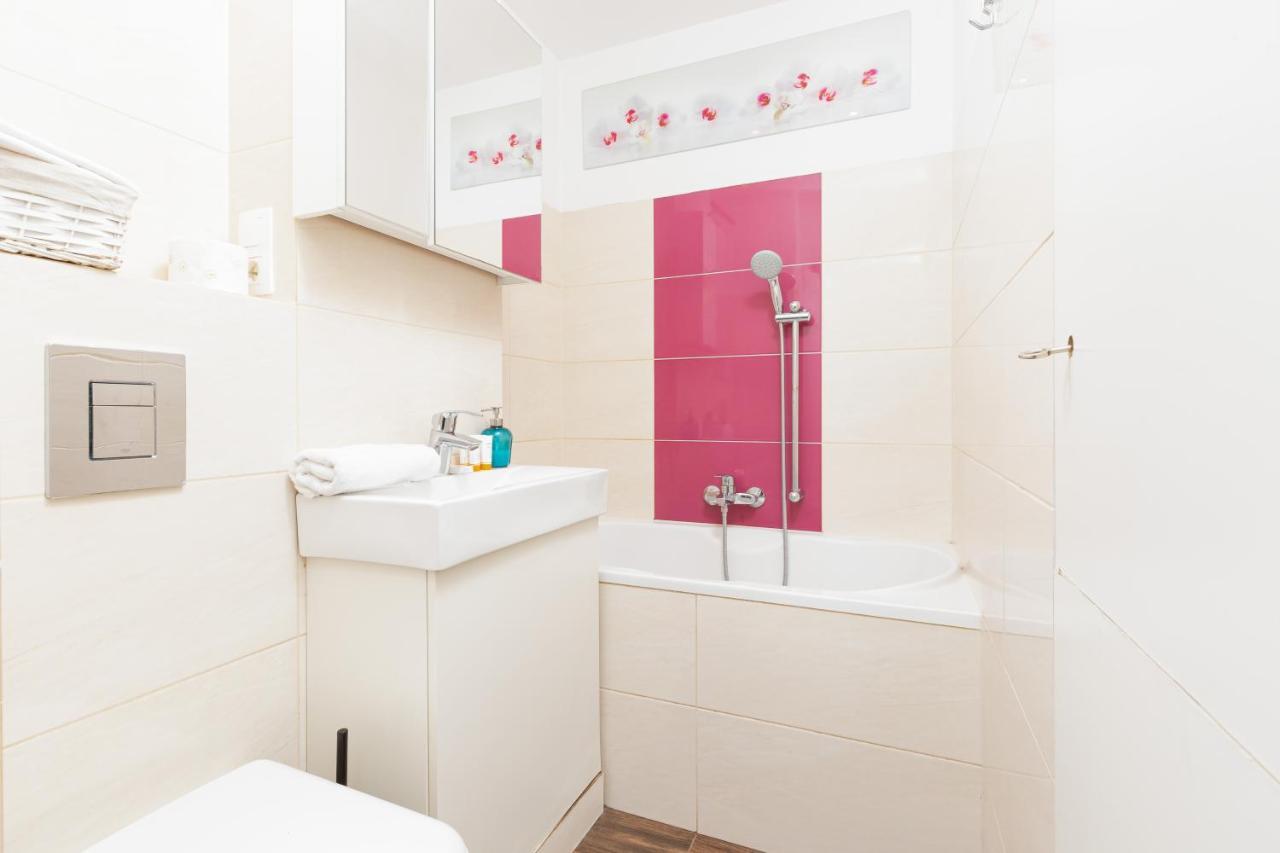 Apartments Warsaw Grzybowska By Noclegi Renters المظهر الخارجي الصورة
