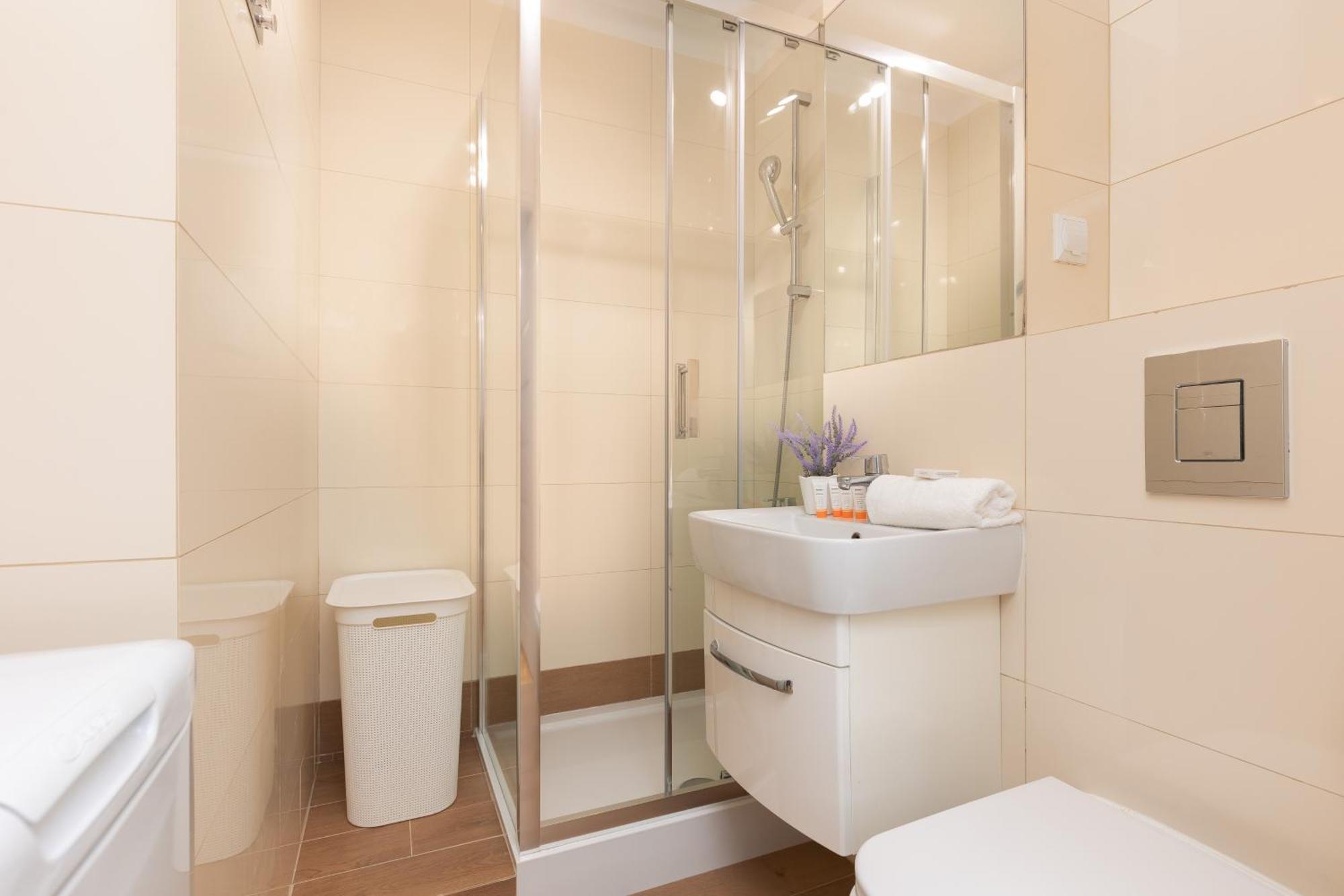 Apartments Warsaw Grzybowska By Noclegi Renters المظهر الخارجي الصورة